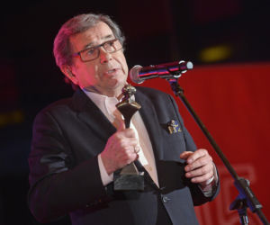 Niegdyś bożyszcze tłumów jako Janek Kos. Tak przez lata zmieniał się legendarny aktor Janusz Gajos