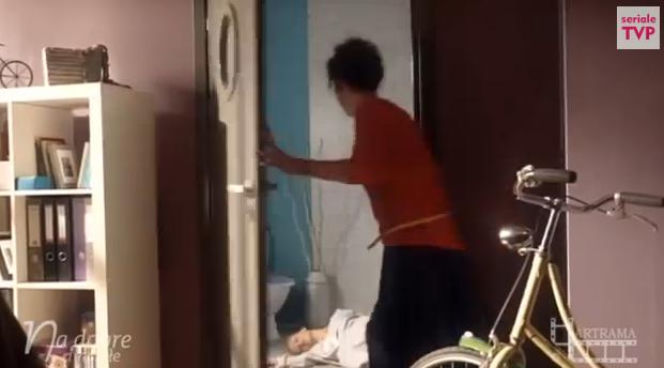 Na dobre i na złe odc. 544. Ola (Anna Karczmarczyk), Klaudia (Julia Wyszyńska)