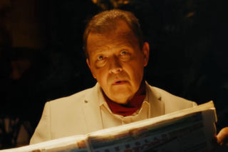 Kadry z teledysku Chciałem być kimś i filmu Król dopalaczy