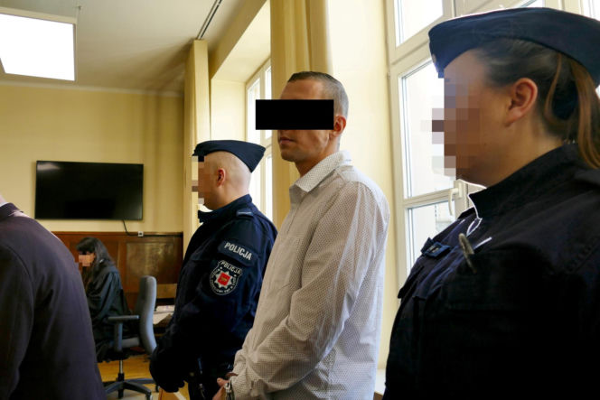 Oblał ukochaną benzynę i groził podpaleniem. „To było traumatyczne przeżycie”