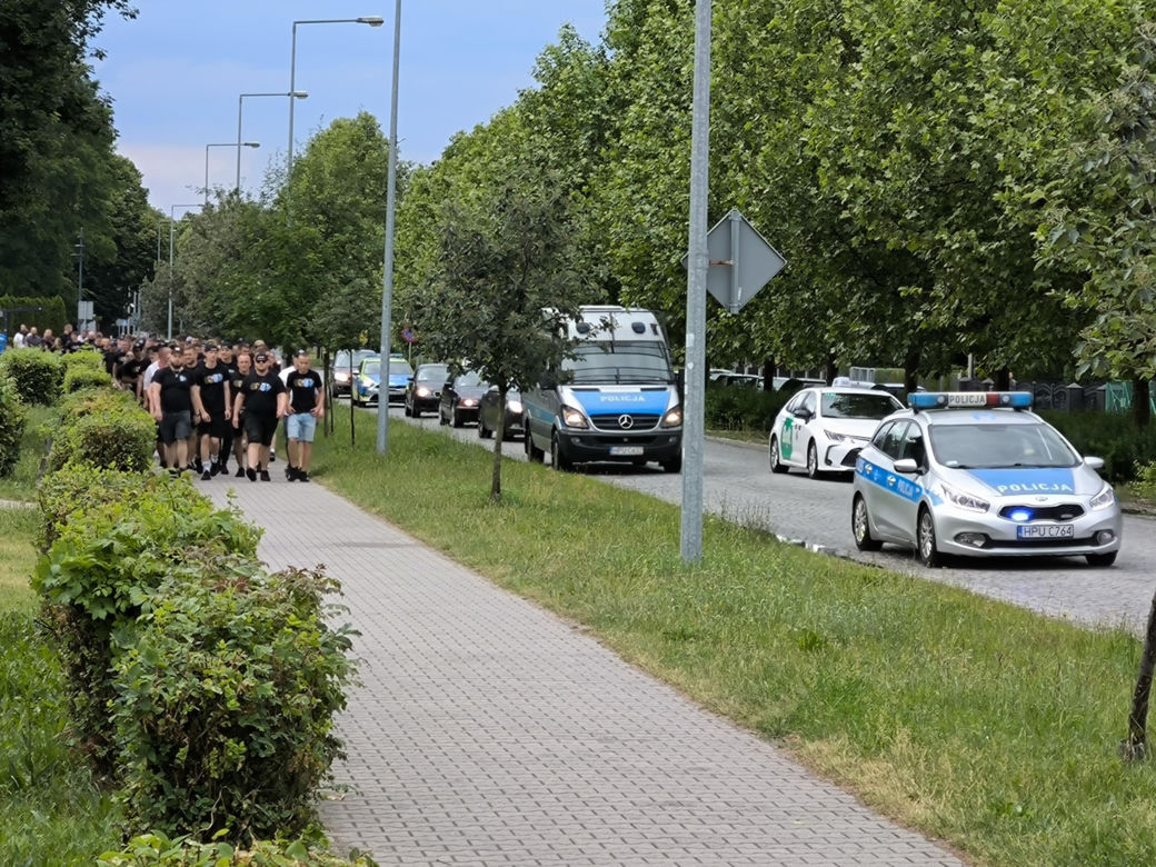 Kibice Kolejorza na meczu z Polonią Leszno
