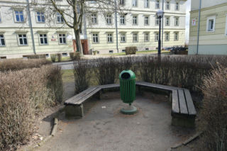 Studenci do malowania! Ławki czekają. Możesz się przyłączyć