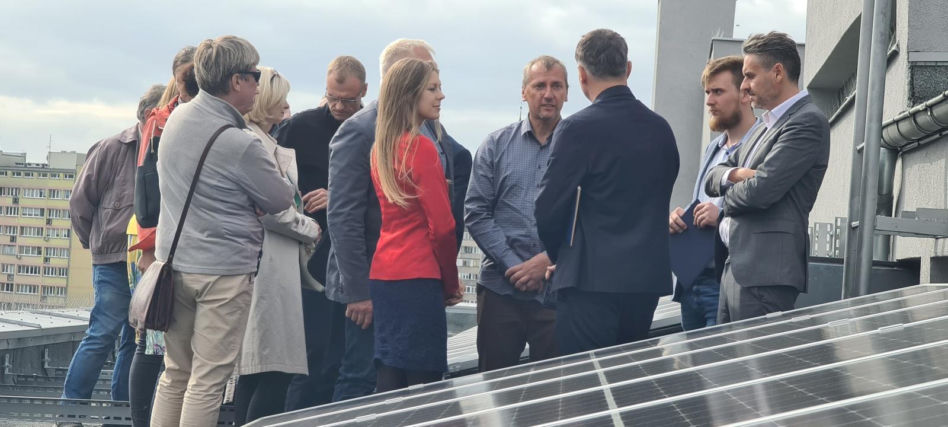 Pierwsza w Polsce hybrydowa instalacja OZE w bloku mieszkalnym