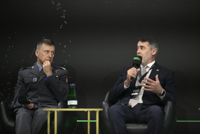 Scena Biała Przewaga powietrzna w nowoczesnym konflikcie. Od koncepcji użycia, przez zakup do misji lotniczych. Jak optymalnie odpowiedzieć na potrzeby polskich Sił Powietrznych?