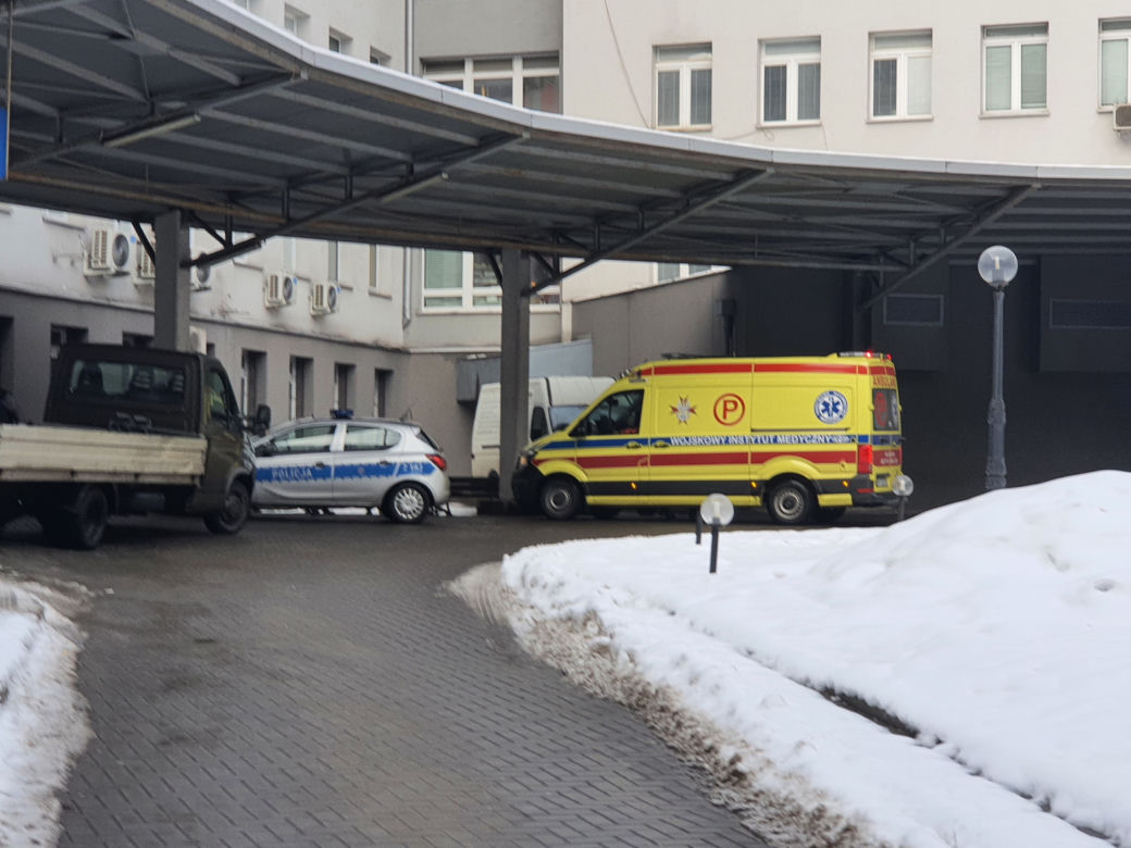 Dramat na SOR-ach w Warszawie. Tłum pacjentów ze złamaniami