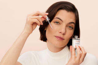 Święta w rytmie slow ageing: jak wspierać długowieczność skóry w czasie zimowego przesilenia