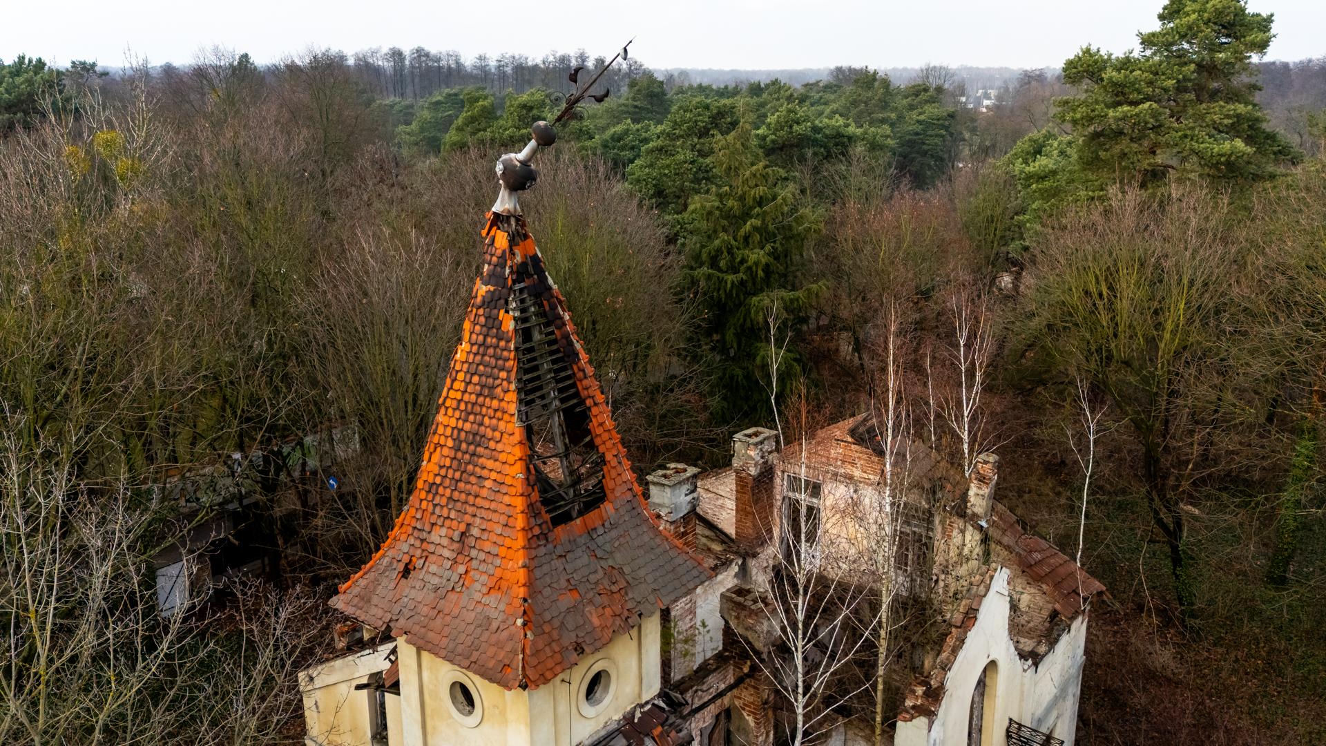 Opuszczona willa w Konstancinie