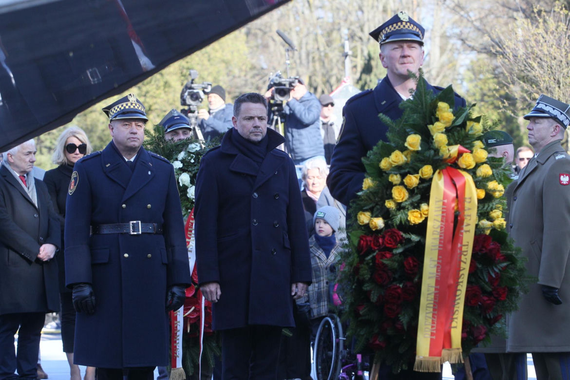Obchody 16. rocznicy katastrofy smoleńskiej. Powązki