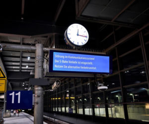 Niemcy/ Prezes Deutsche Bahn: ruch kolejowy stopniowo wraca do normy (opis) Awaria systemu łączności radiowej GSM-R wymusiła zatrzymanie wszystkich pociągów w całym kraju na czas ok. dwóch godzin