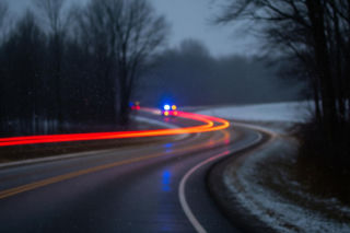 Potrącenie pieszego w powiecie kościańskim. Jak łatwo o tragedię na zimowej drodze?