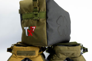 Haitański Krawiec szyje świetne worki strzeleckie