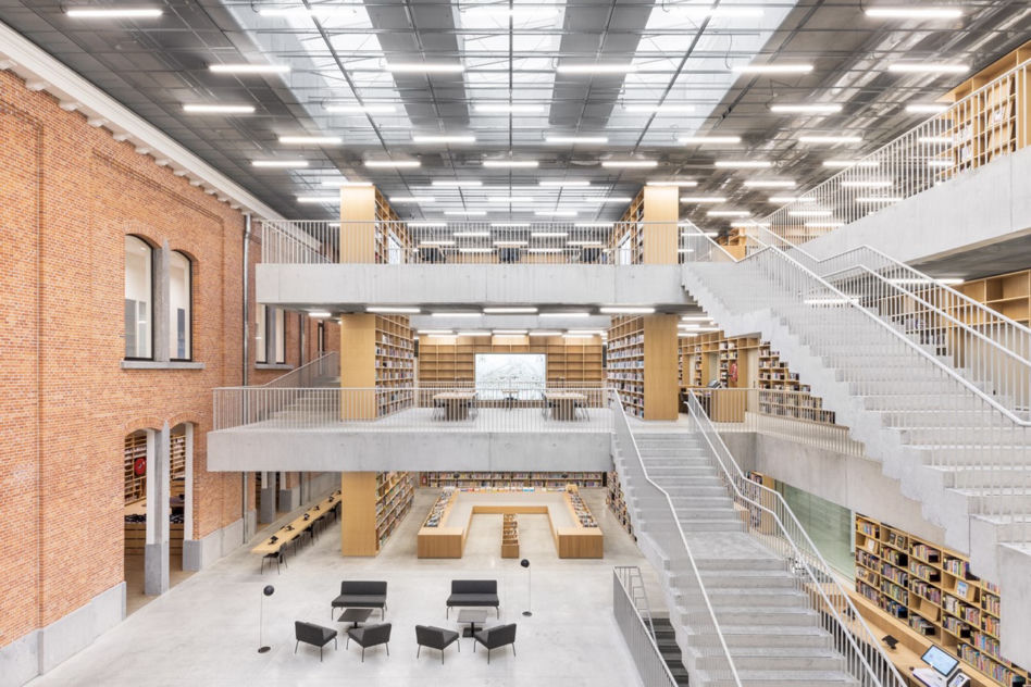 Architektoniczna utopia? Siedziba miejskiej biblioteki i Akademii Sztuk Performatywnych w Aalst