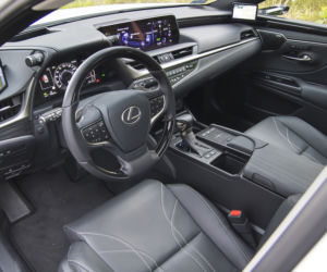 Lexus ES 300h Omotenashi