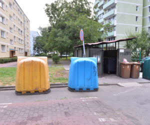 Altanka śmieciowa przy ul. Świętosławskiej 7