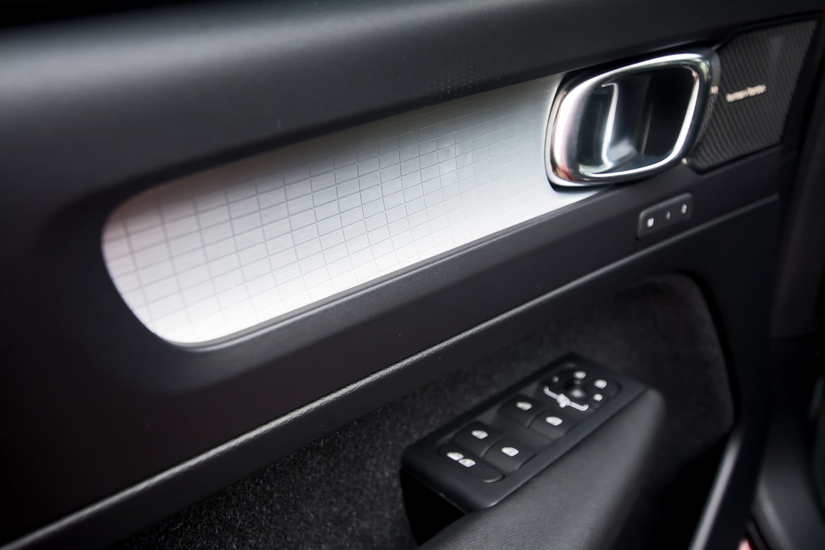 Volvo XC40 D4 AWD AT8 Momentum