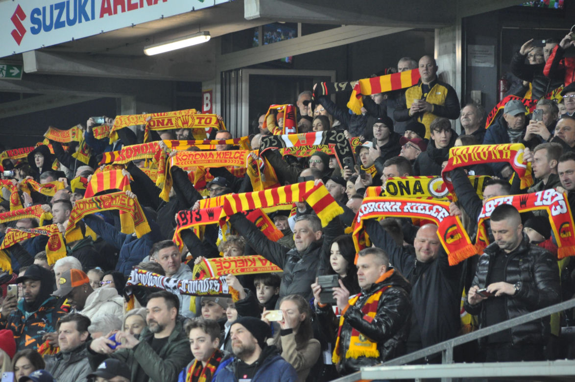 Korona Kielce - Legia Warszawa. Zdjęcia kibiców na Suzuki Arenie