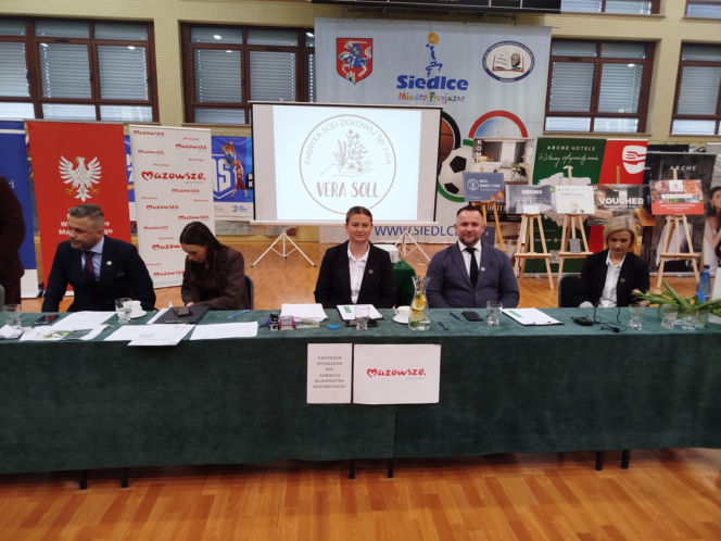 Już po raz ósmy w Siedlcach rywalizowali młodzi kelnerzy z całej Polski