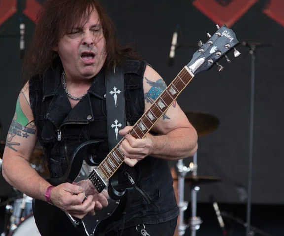 Współzałożyciel i były gitarzysta Manowar cierpi na nieuleczalną chorobę. Serce mi pęka 