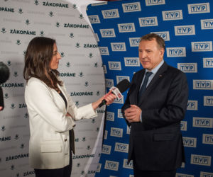 Jacek Kurski z żoną Joanną na premierze filmu „Marusarz. Tatrzański Orzeł”
