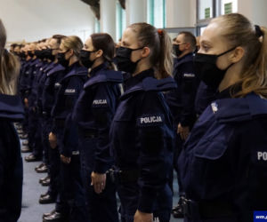 Nowi policjanci na Warmii i Mazurach. Ślubowanie złożyło 64 funkcjonariuszy [ZDJĘCIA]