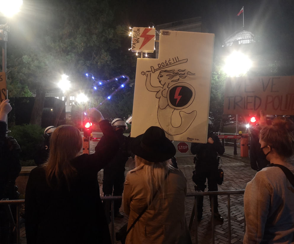 Protesty kobiet 28.10.2020. Polki manifestują w Warszawie