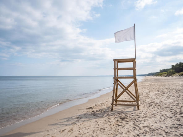 Sinice Mrzeżyno. Czy w Mrzeżynie można się kąpać 07.08? Flaga, warunki pogodowe