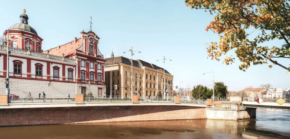 Biurowiec L’UNI we Wrocławiu:  zaglądamy do środka dawnego wydziału Farmacji Akademii Medycznej we Wrocławiu