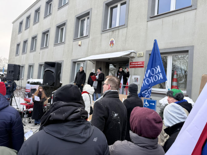 Protest przeciw Stefie Czystego Transportu w Krakowie