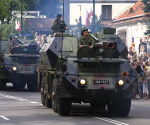 Wielka defilada w Warszawie. To Lech Kaczyński rozpoczął wojskowe pokazy w 2007 roku