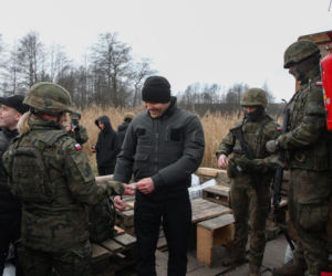 Prezydent RP Karol Nawrocki podczas spotkania świątecznego z żołnierzami