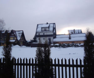 To jedna z najpiękniejszych wsi w Małopolsce. Kiedyś była popularniejszym kurortem niż Zakopane