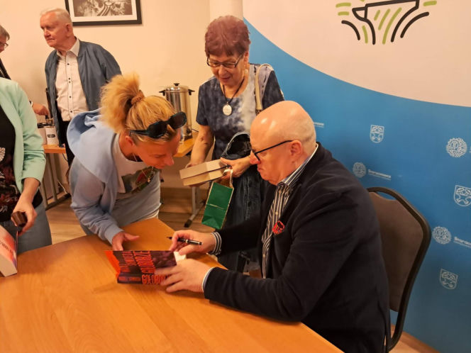 Maciej Siembieda Honorowym Obywatelem Starachowic. Wielki powrót mistrza na ulicę Skalistą