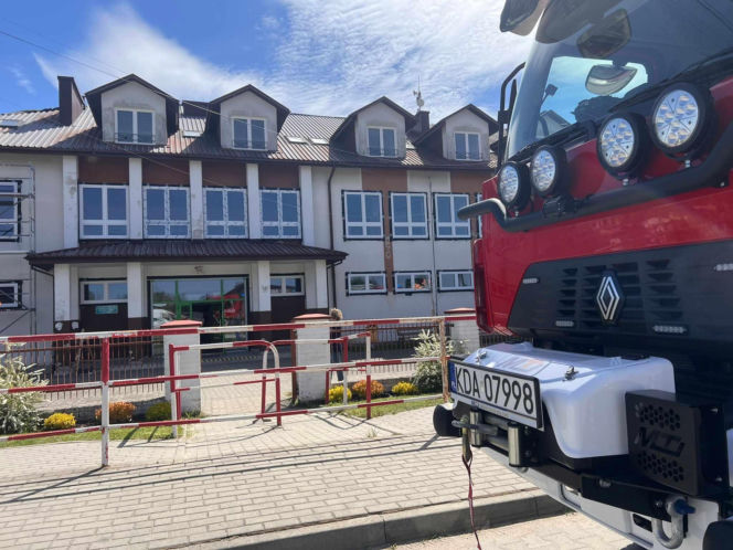 Ewakuacja szkoły w Luszowicach. Budynek musiało opuścić 265 osób