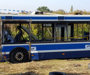 Tak wygląda autobus po wybuchu bomby, którą chciał stworzyć Paweł R.