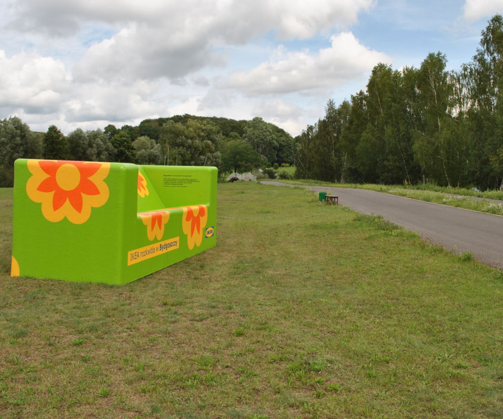 Ogromna sofa w Myślęcinku