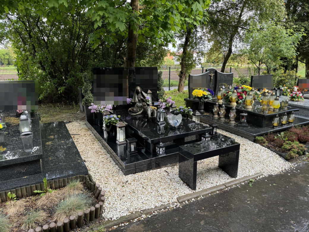 Wielkie zmiany na grobie syna Sylwii Peretti. Niewiarygodne, co się stało z pomnikiem Patryka