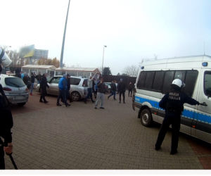 Policja powstrzymała chuliganów przed bójką [ZDJĘCIA]
