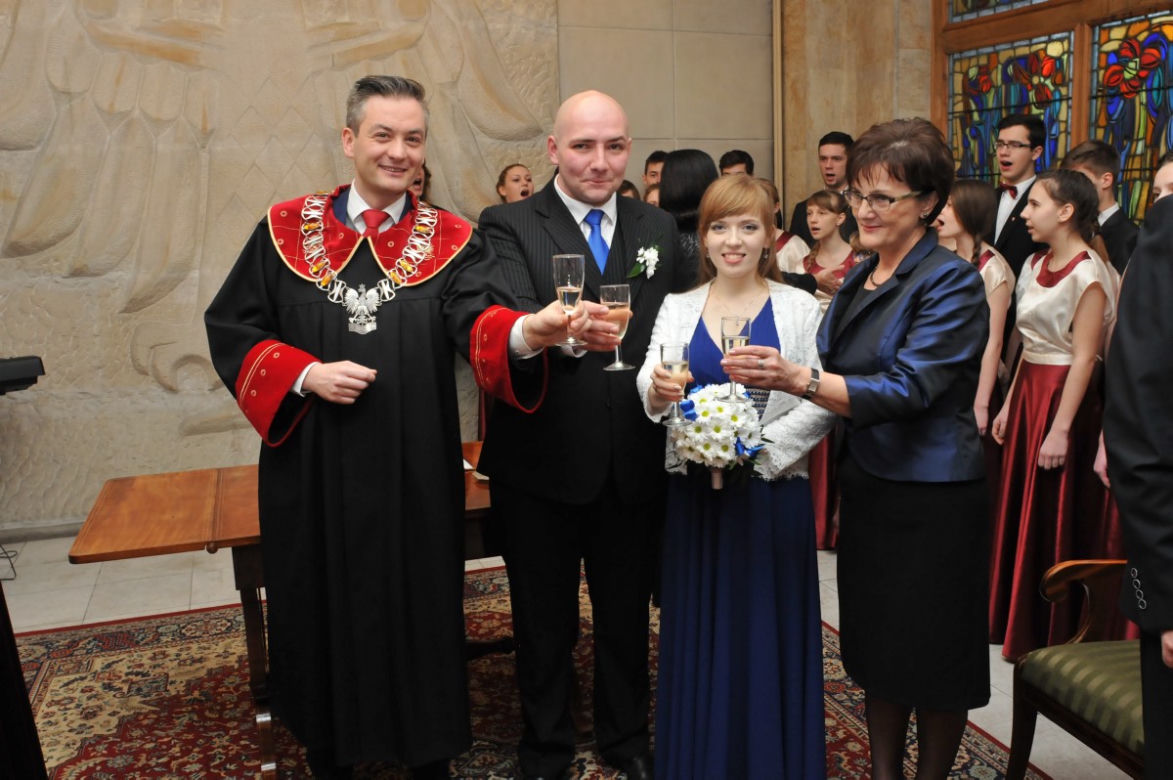 Biedroń udziela ślubów