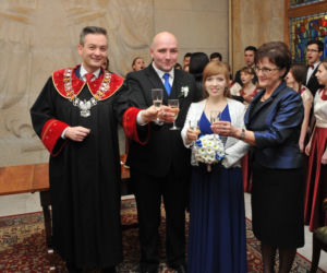 Biedroń udziela ślubów