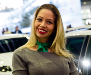 hostessy na targach Motor Show Poznań 2016