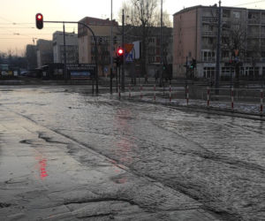 Łódź. Awaria wodociągowa na Łagiewnickiej