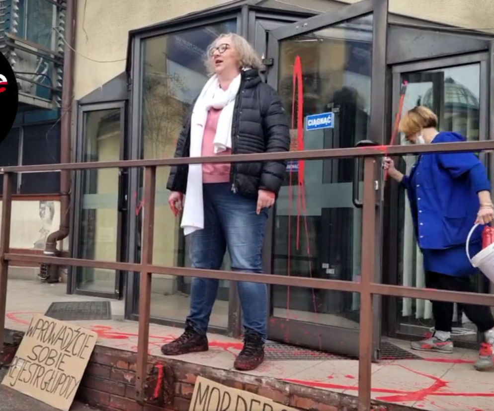 Awantura przed siedzibą PiS. Marta Lempart oberwała od sprzątaczki