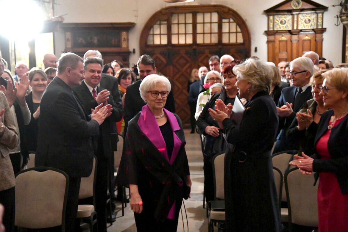 Danuta Wałęsa jak królowa