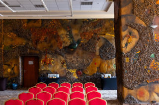 Uszczypliwie nazywano go Domem Baby. W środku - wspaniałe ptasie mozaiki. Oto Dom Chłopa