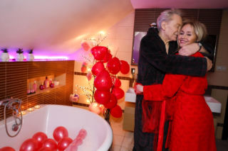 Borkowski w ogniu miłości! Nocne szaleństwa i balony dla żony rozgrzały sieć