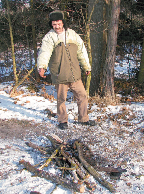 Szedł na mrozie 17 kilometrów do ukochanej