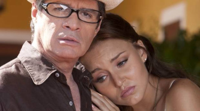 OTCHŁAŃ NAMIĘTNOŚCI. Elisa (Angelique Boyer), Augusto (Alejandro Camacho)