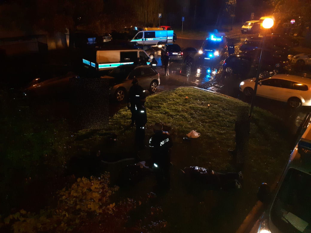 Tarnów. Kibole dołączyli do Strajku Kobiet w NIECNYM celu!  Mieli maczety, siekiery i gaz 