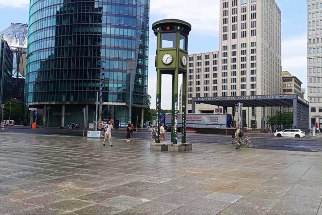 Zegar z sygnalizatorem na Potsdamer Platz