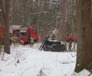 Poważny wypadek na Warmii i Mazurach. Lód paraliżuje region